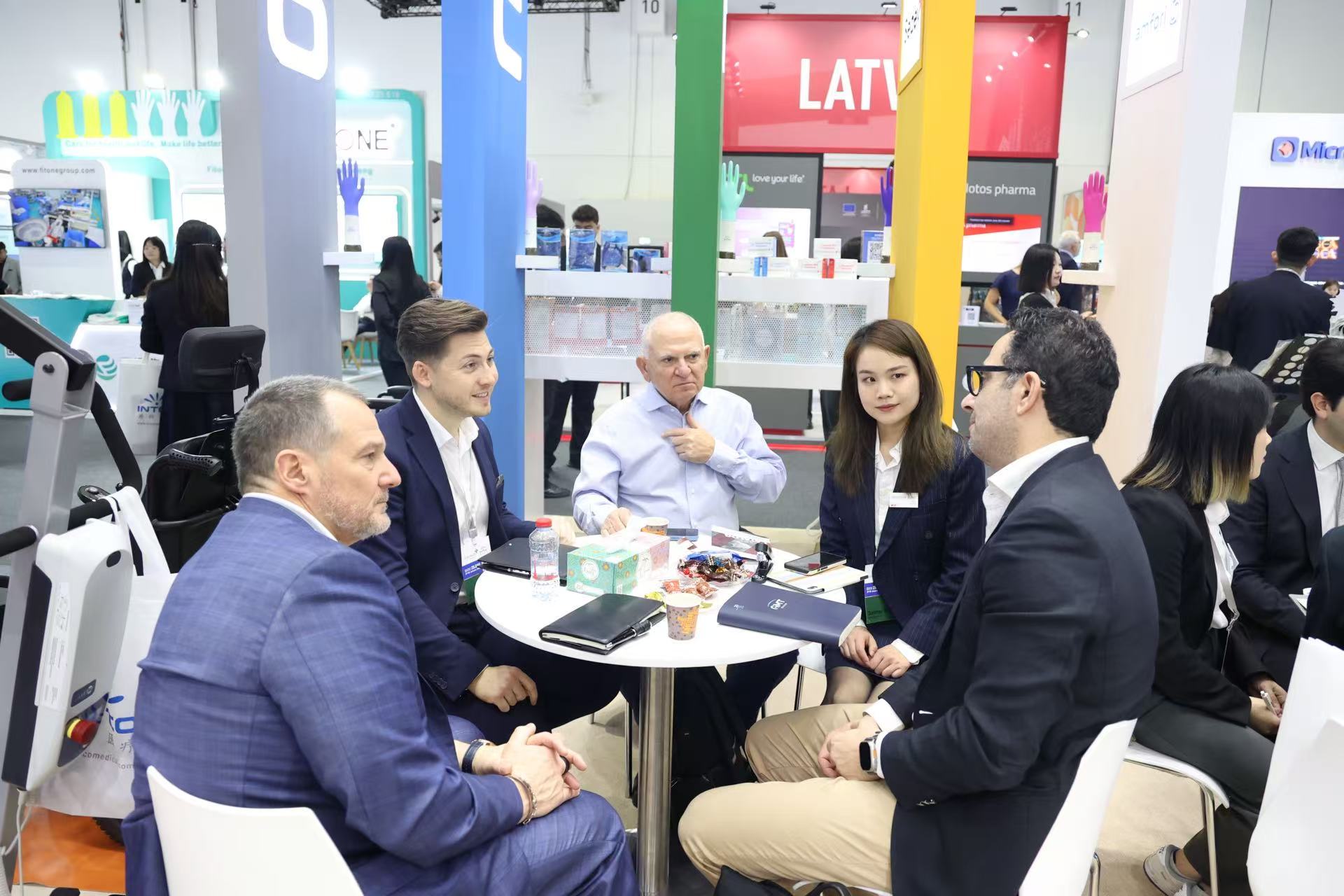 72779太阳集团医疗在本次展会上展出了多款具有创新技术与卓越品质的产品